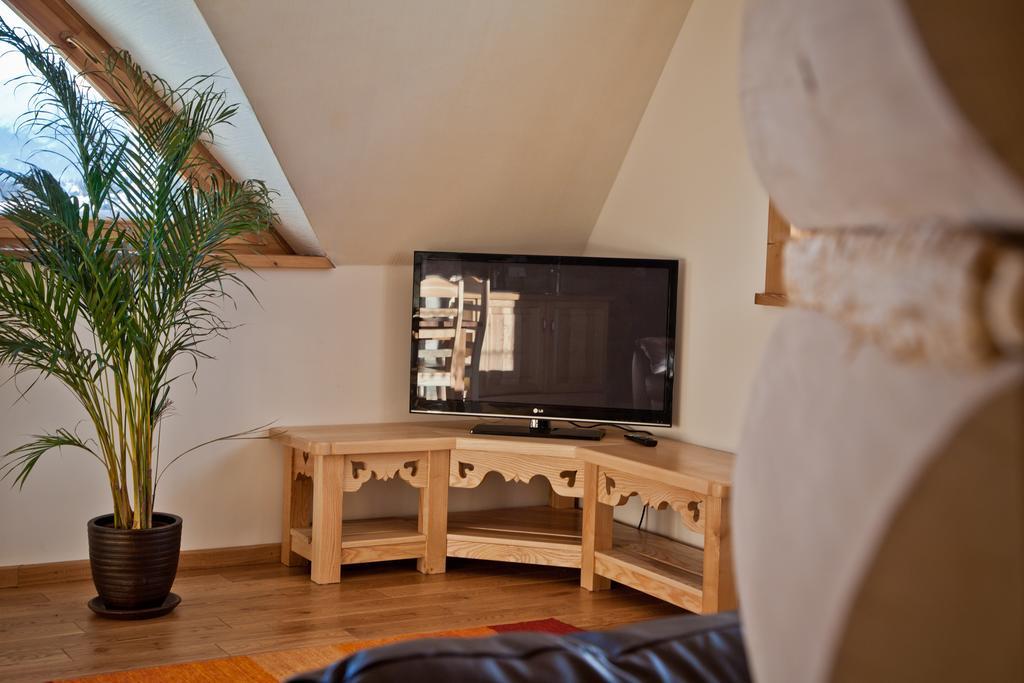 Dom Pod Smokami Apartment บุโควินา ทัตซานสกา ภายนอก รูปภาพ